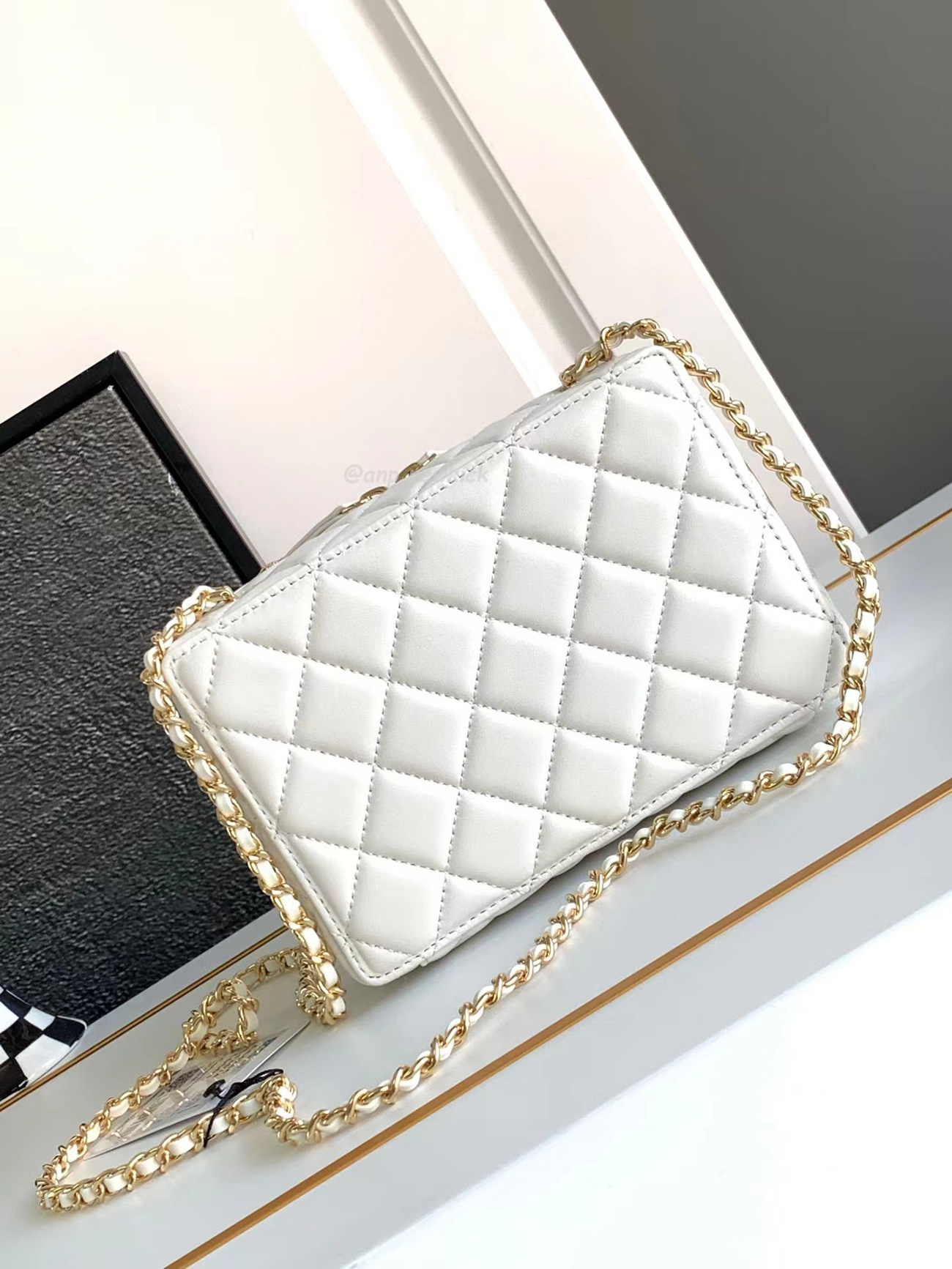 Chanel Camera Bag Lambskin White As4817 B16255 10601 (5) - www.newkick.vip